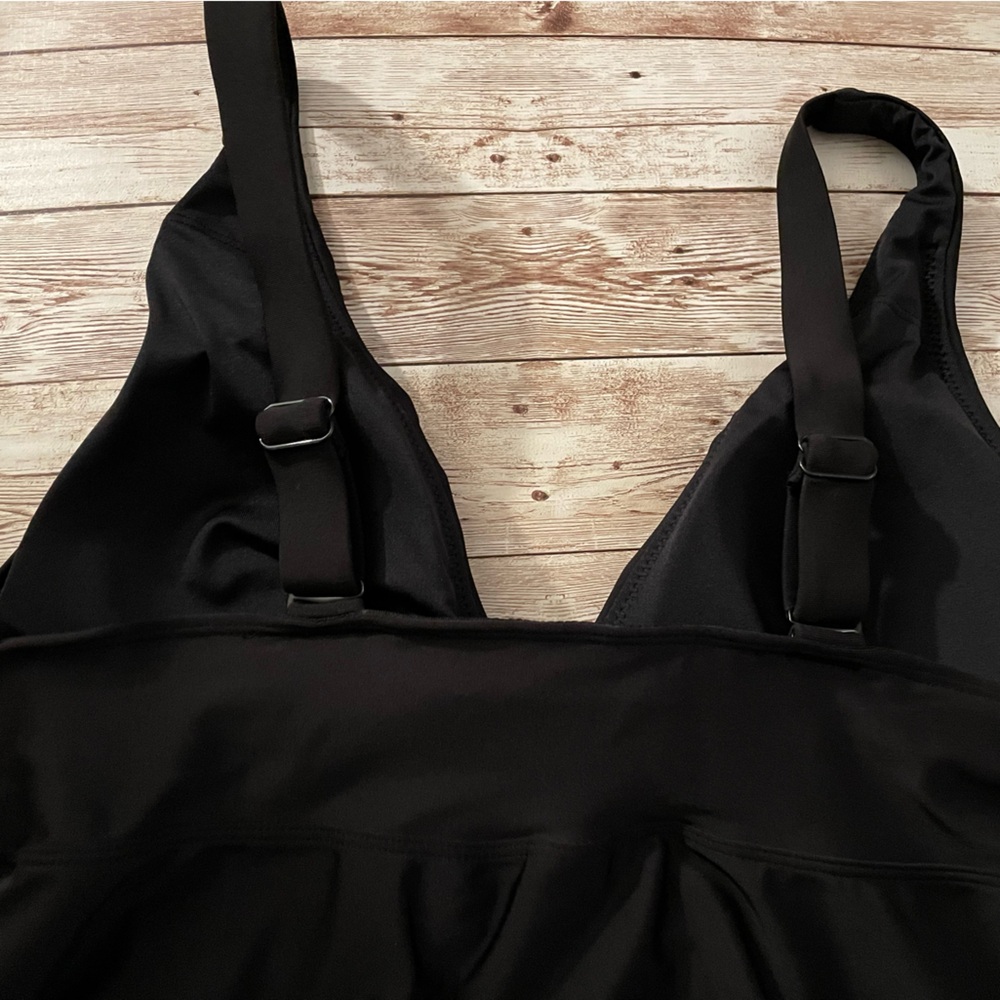 🆕 RESERVED EB Old Navy Women’s V-Neck Swing Tankini Swim Top Black S 4-6 - Picture 7 of 13